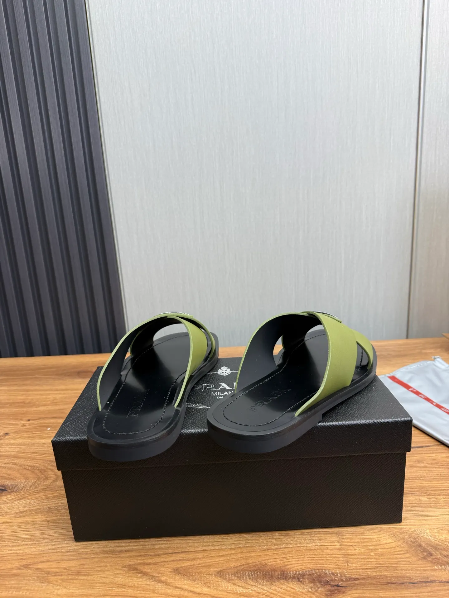 Factory price 340💰 ＰＲＡＤＡPrada - popular men's slippers hot sale 🔥 🩴Official website one to one production 38-45 sizes 45 46 🉑️Customized!